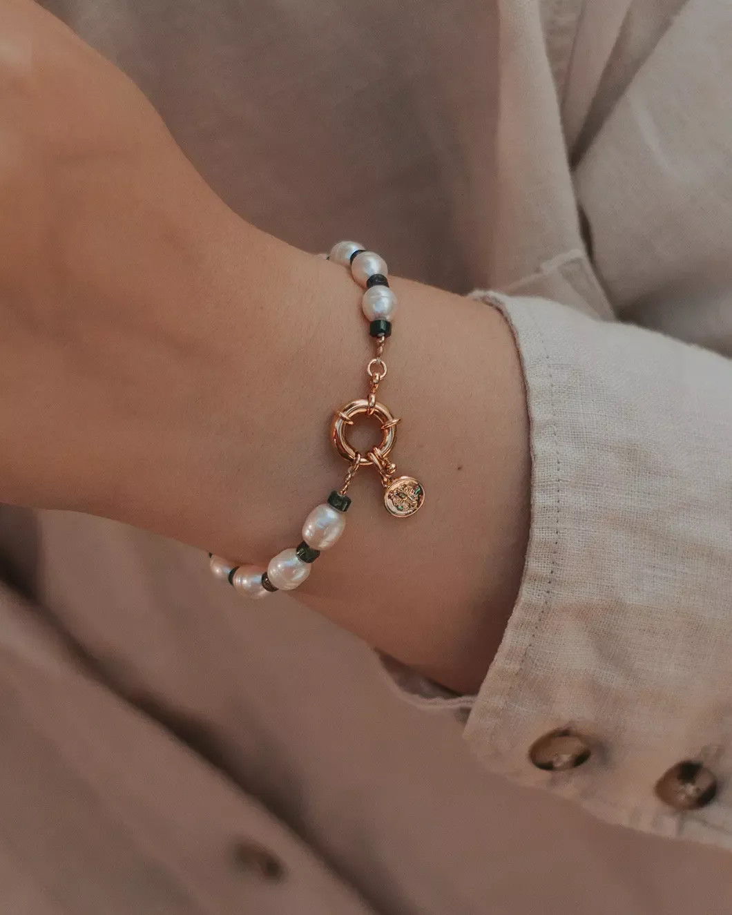 Bracelet perles de culture pendentif astro